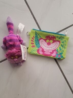 Brand new "Disney" Cheshire Cat Plush  & Lime Zipper Pouch set (2)
